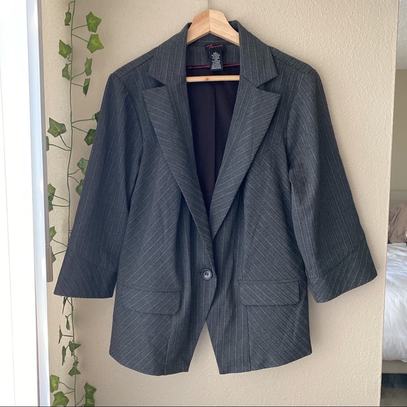 Gray Pinstripe Three Quarter Sleeve Jacket